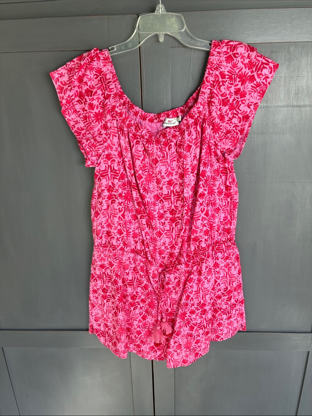 Vineyard Vines large linen  Pink lined romper